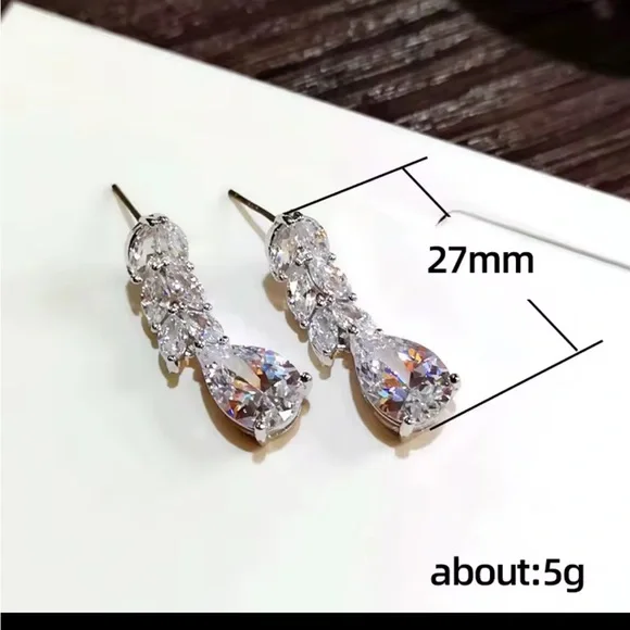 Dazzling Silver Teardrop Earrings - Picture 3 of 6